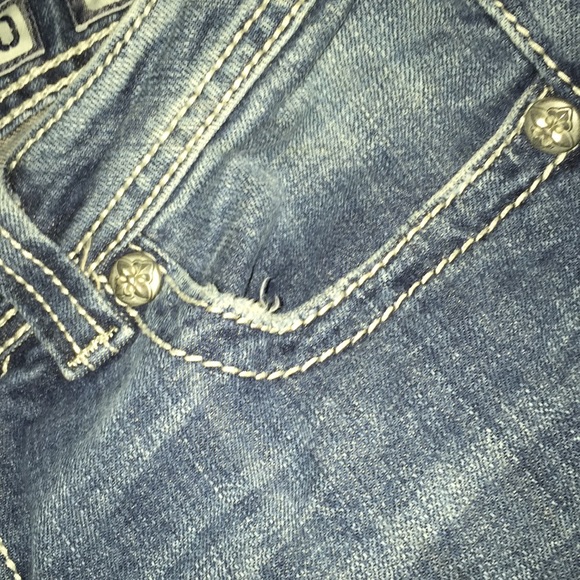 Size 30 Miss Me Jeans - Picture 4 of 5